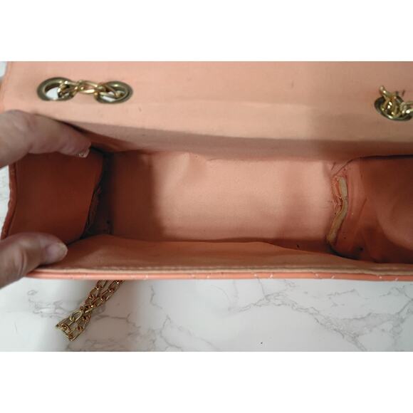 GLORIA VANDERBILT Coral Quilted Crossbody Bag - Picture 6 of 6